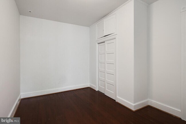 Building Photo - 1322 35th St NW