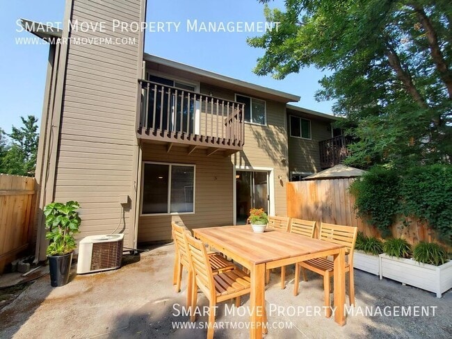 Building Photo - 2574 Sumac Ln