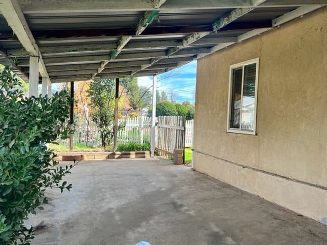 Building Photo - 278 W Ave L