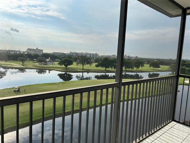 Primary Photo - 3100 W Rolling Hills Cir