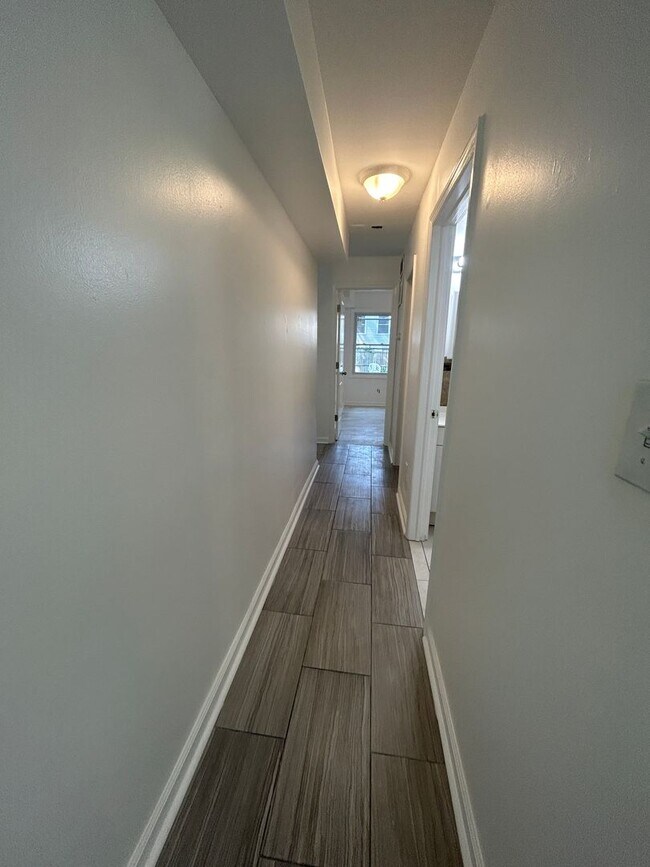 Building Photo - 1139 Sewall Ave