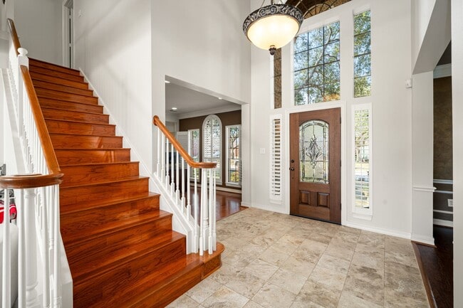 Building Photo - 5007 Cambridge St