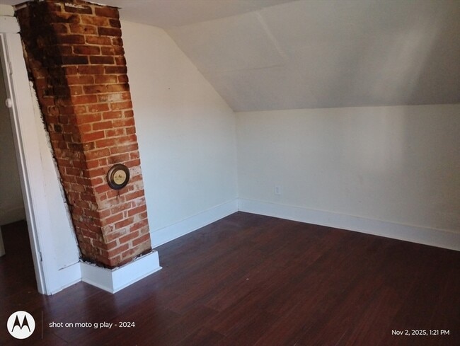 Building Photo - 77 W Main St