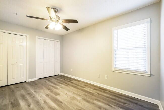 Building Photo - 28 Peggy Ct NW