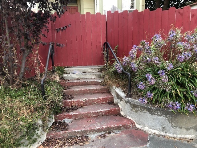 Building Photo - 1021 E St