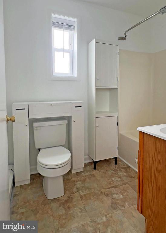 Building Photo - 7823 Denton Ave