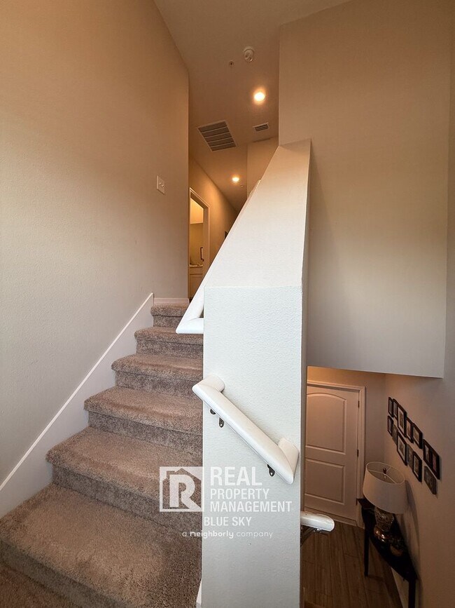 Building Photo - 5523 Wahoo Ct