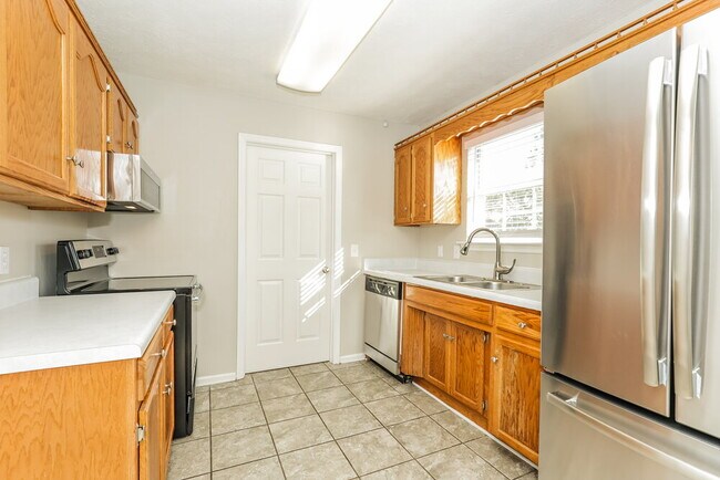 Building Photo - 1106 Lillian Ct