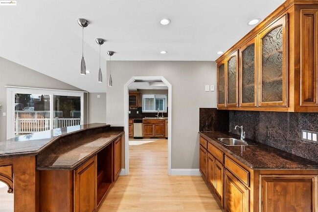 Building Photo - 4730 Spinnaker Way