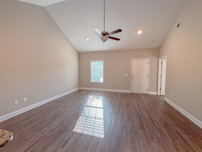 Building Photo - 104 Waybill Circle