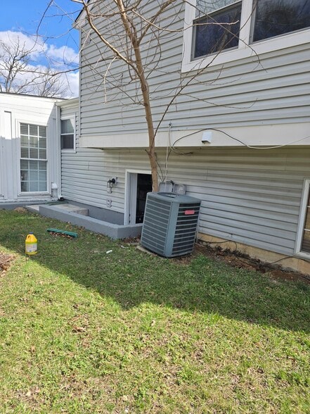 Building Photo - 8604 Briarwood Ct