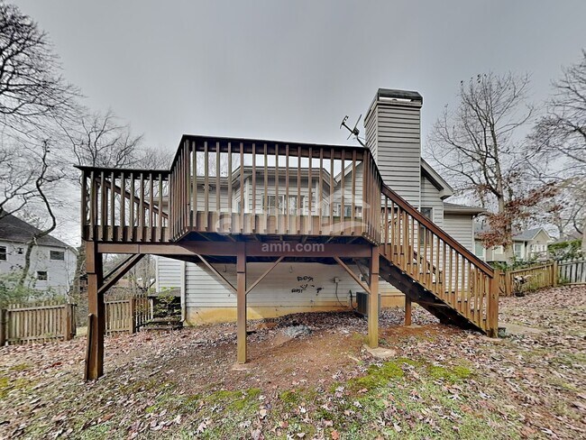 Building Photo - 1728 Victoria Way NW