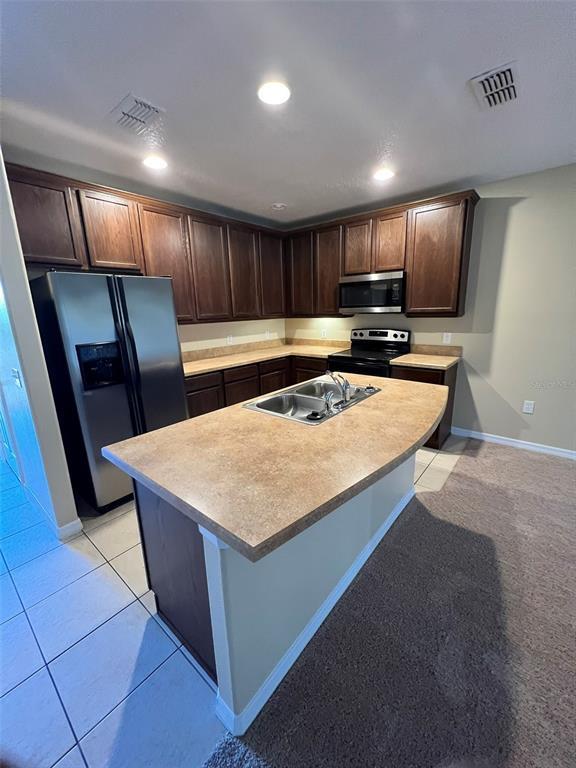 Building Photo - 2202 Seven Oaks Dr