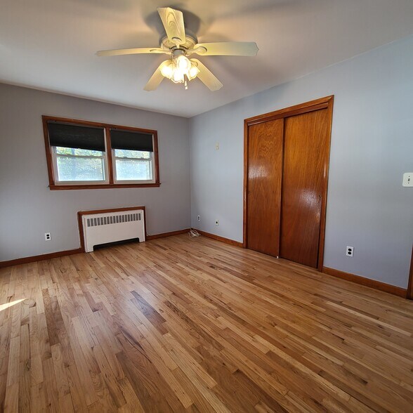 Building Photo - 5204 Meadowview Ave