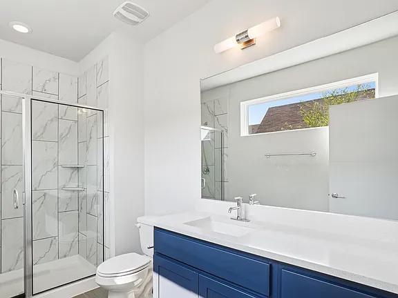 Building Photo - MOVE IN READY