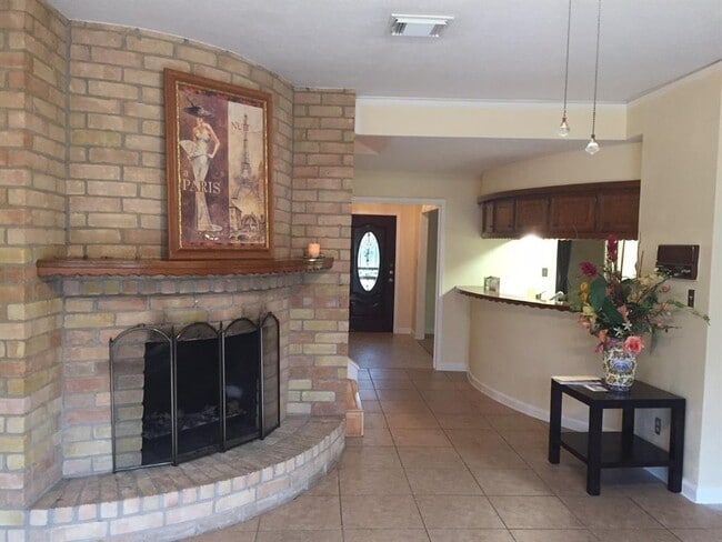 Primary Photo - 10728 Briar Forest Dr