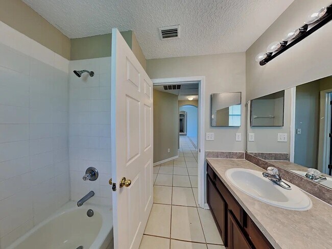 Building Photo - 14305 Sea Eagle Dr