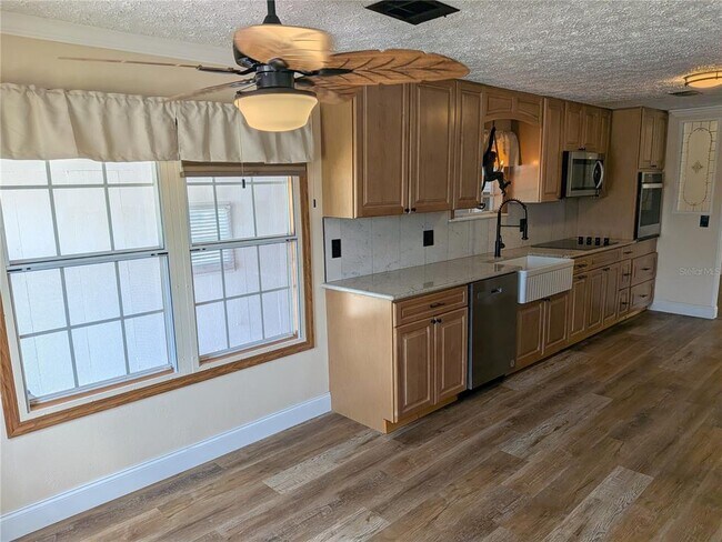 Building Photo - 9289 Scepter Ave