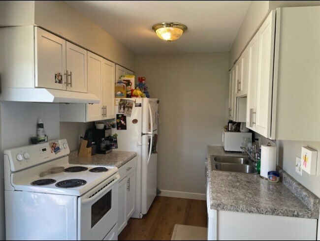 Primary Photo - 2009 Yorktowne Dr