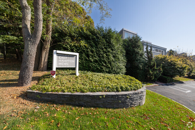 Building Photo - Hampton Mews Apartments