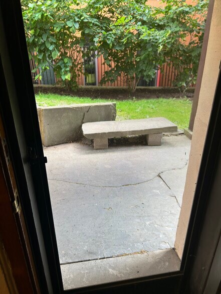 Building Photo - 127 College Ave