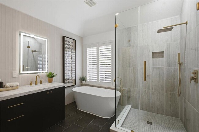 Building Photo - 1833 Paradise Ridge Dr