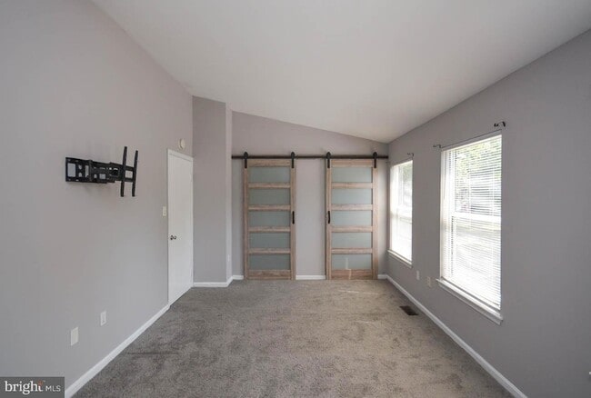 Building Photo - 14902 London Ln