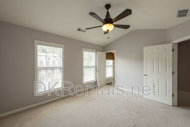Building Photo - 1369 Thornborough Dr