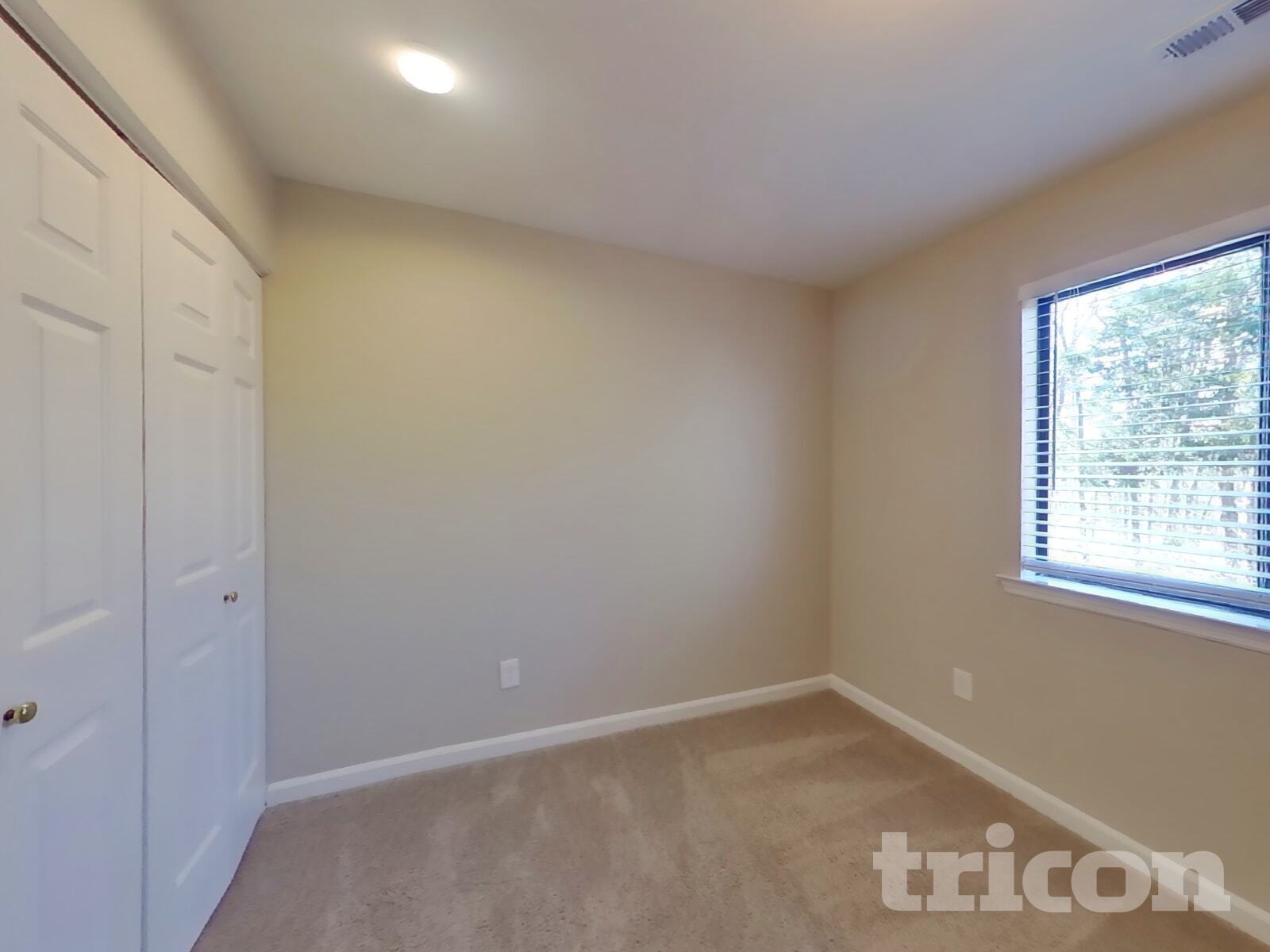 Building Photo - 2405 Ravine Dr