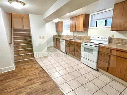 Building Photo - 1806 8th Ave