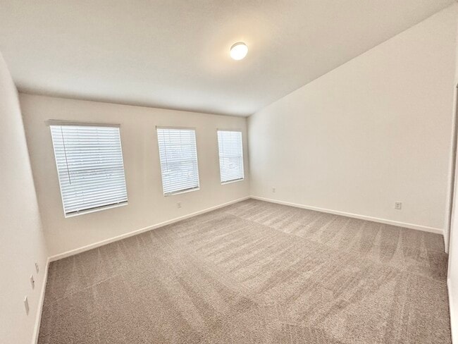 Building Photo - Two bedroom 2 1/2 bath Minutes from downtown Mooresville