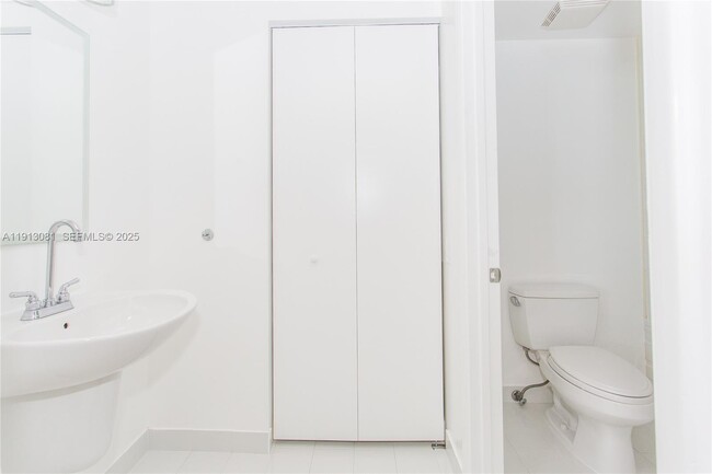 Building Photo - 690 SW 1st Ct