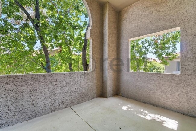 Building Photo - 9600 N 96th St