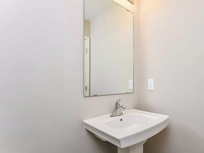 Building Photo - Beautiful Neighborhood with Newer Home for Lease