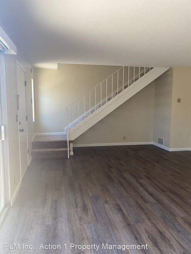 Building Photo - 2 br, 1.5 bath House - 3956 Lake TahoeTerrace
