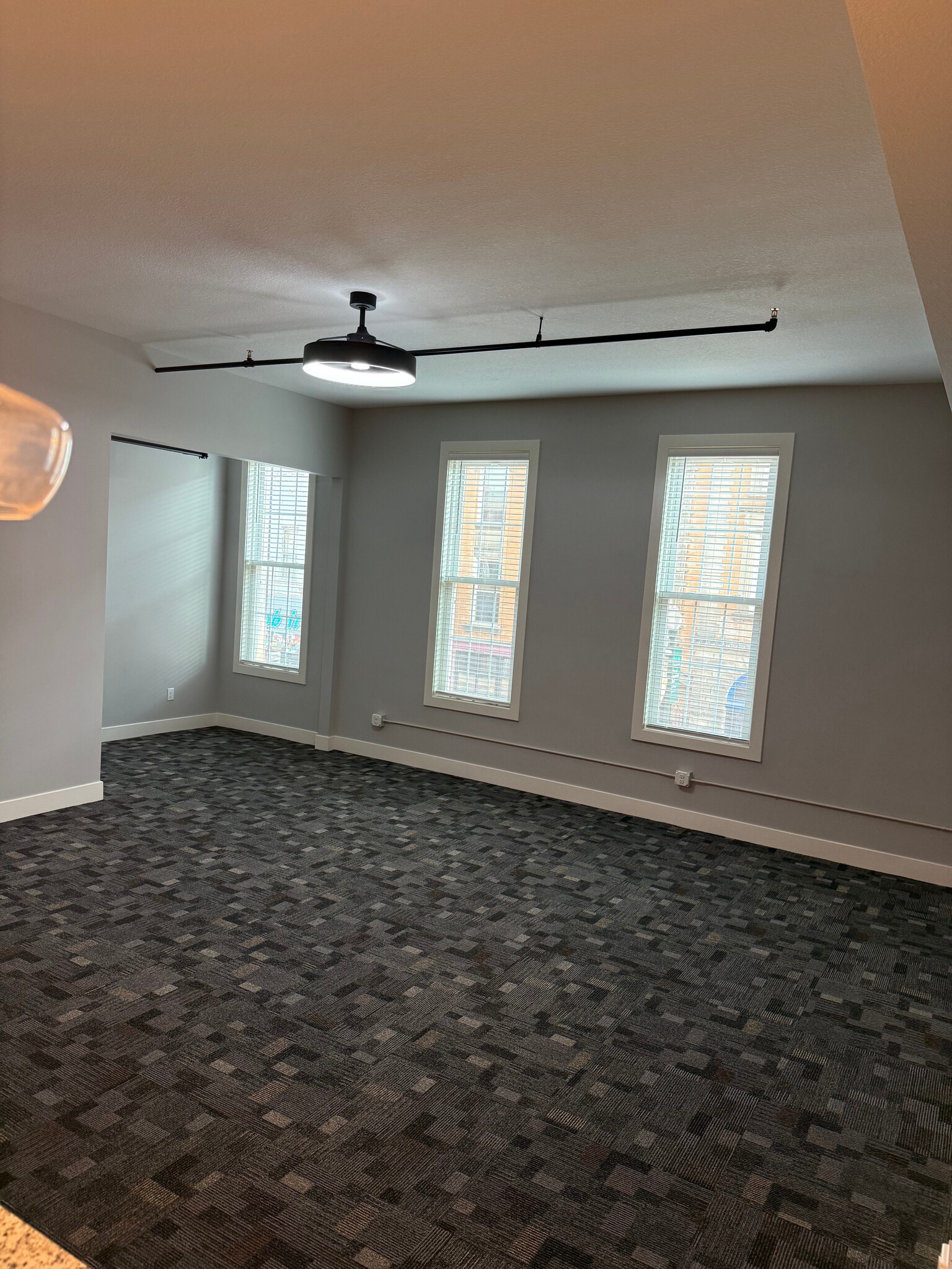 Apt 201 - 121 E Wooster St