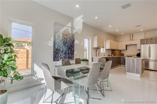 Building Photo - 698 NE 43rd St