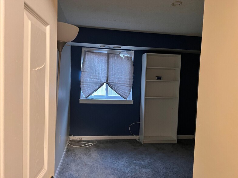 Building Photo - 5106 F St SE