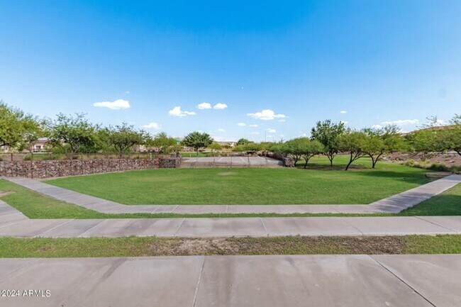 Building Photo - Charming 4 bedroom, 3 bath home in North P...