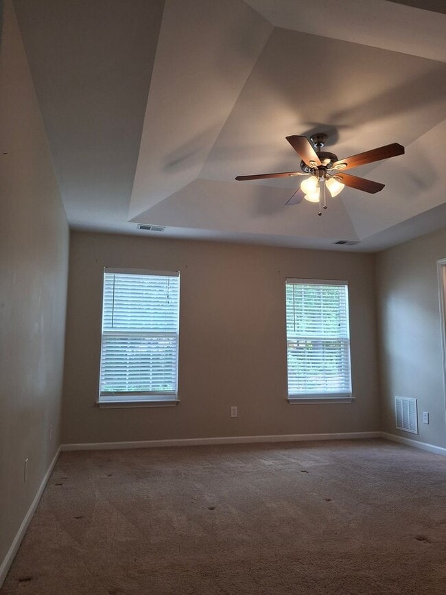 Building Photo - Beautiful 3-Bedroom Home with Bonus Room i...