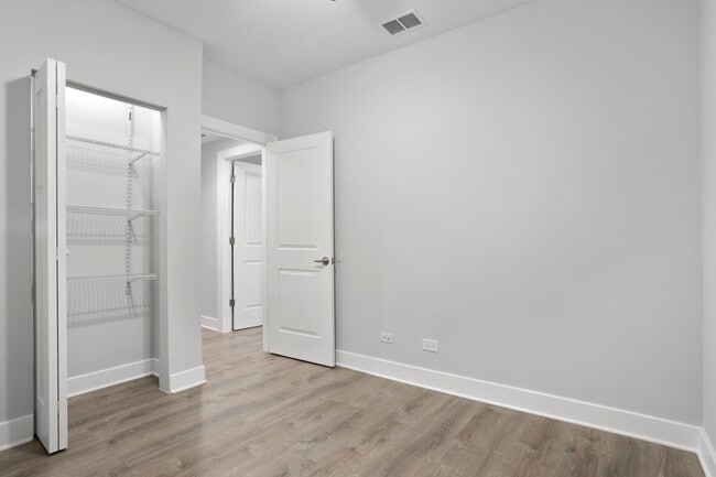 Building Photo - 7367 N Ashland Blvd