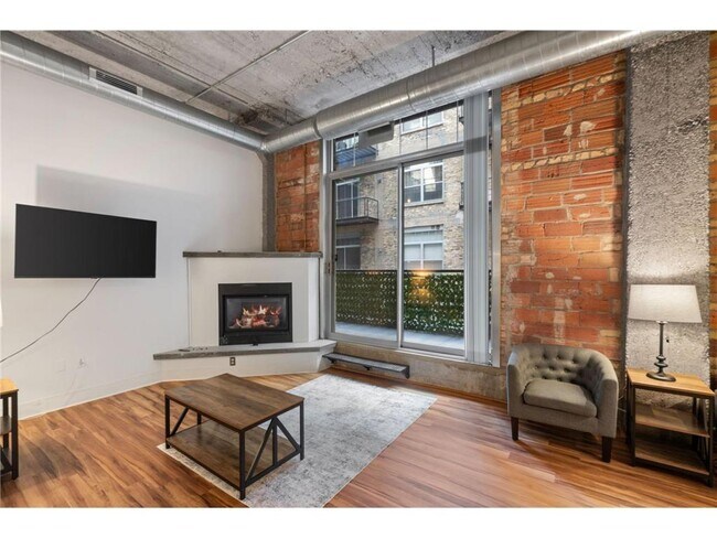 Building Photo - 521 S 7th St