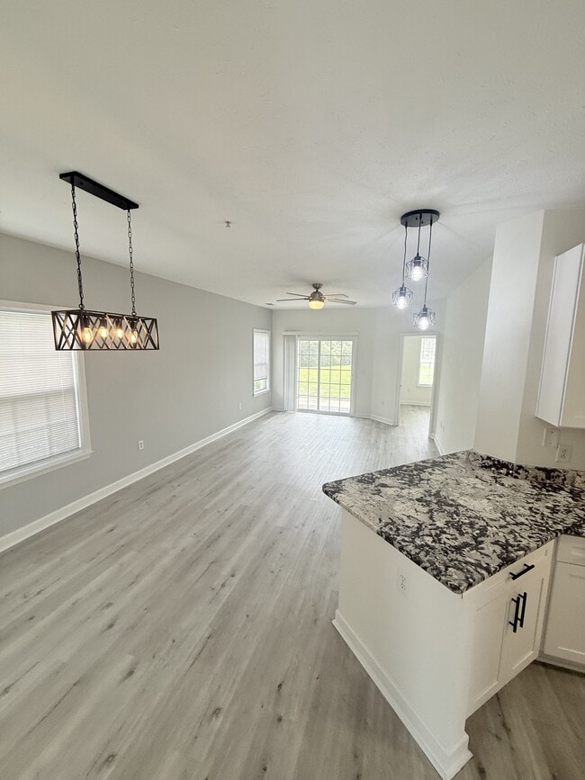 Building Photo - 129 Ashley Park Dr