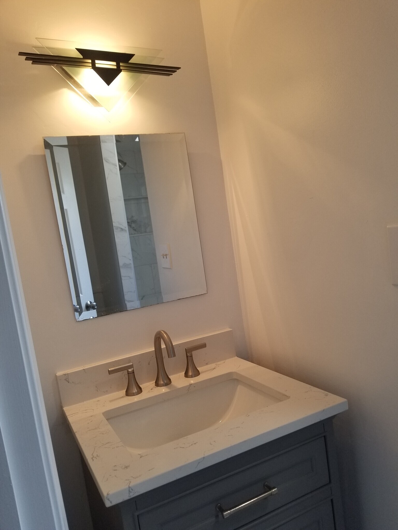 Building Photo - 1130 S Charles St