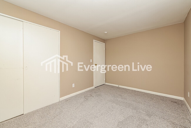 Building Photo - 4795 Rolling St