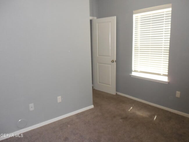 Building Photo - 12867 Ivelet Ct