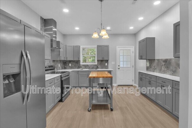 Building Photo - 514 Anderson St