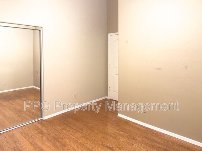 Building Photo - 5517 W Aster Dr