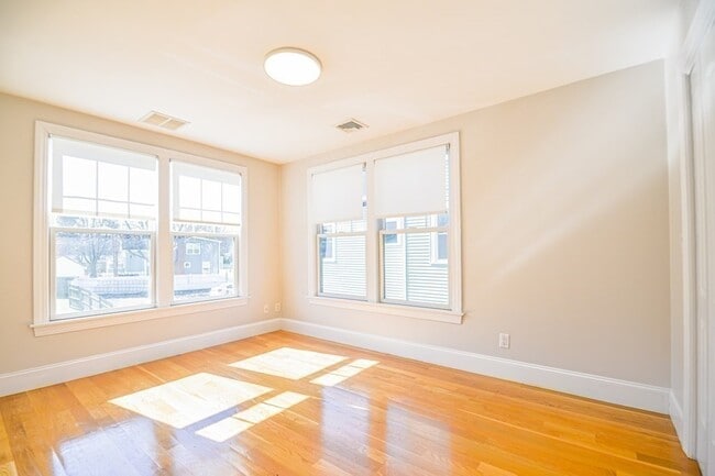 Building Photo - 429 Gallivan Blvd