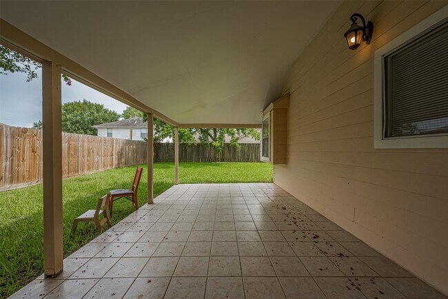 Building Photo - 15827 Beechnut St